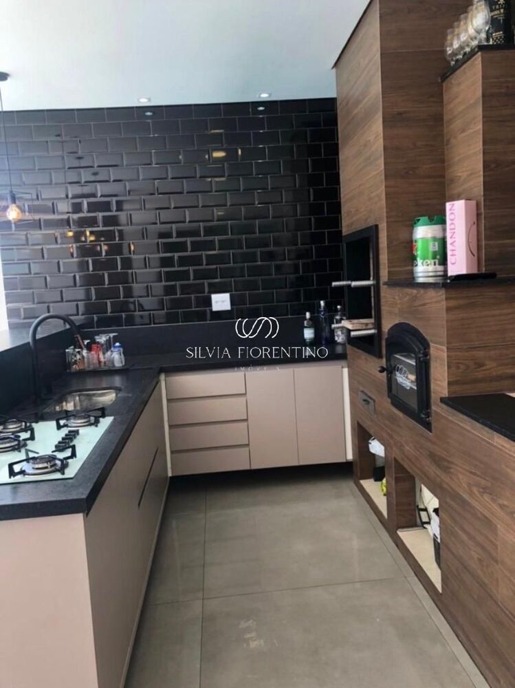 Casa à venda com 4 quartos, 354m² - Foto 4
