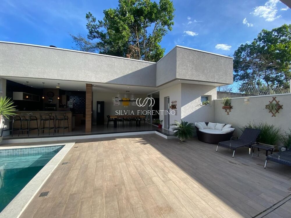 Casa à venda com 4 quartos, 354m² - Foto 1
