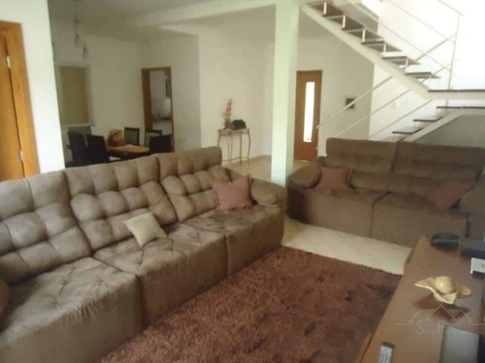 Casa, 4 quartos, 220 m² - Foto 1