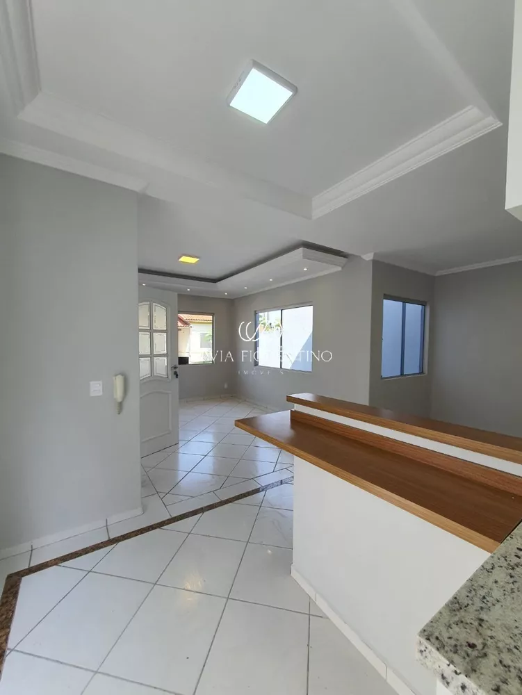 Casa à venda com 2 quartos, 125m² - Foto 4