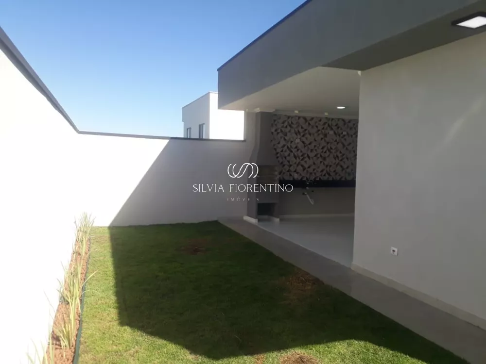 Casa à venda com 3 quartos, 250m² - Foto 2