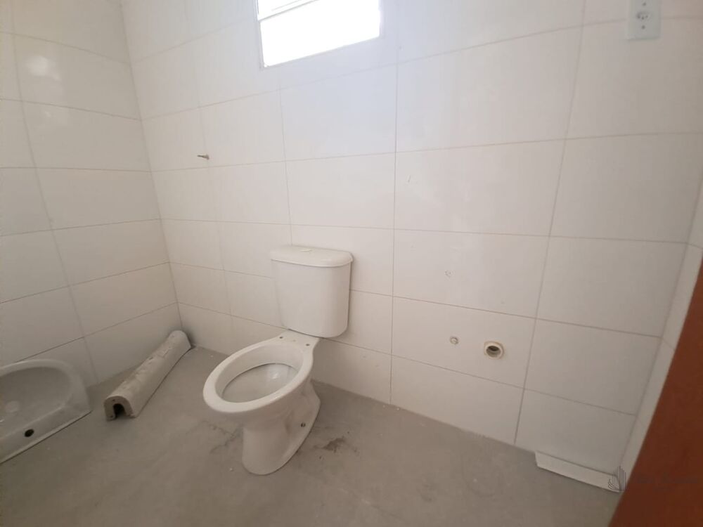 Casa à venda com 2 quartos, 150m² - Foto 2