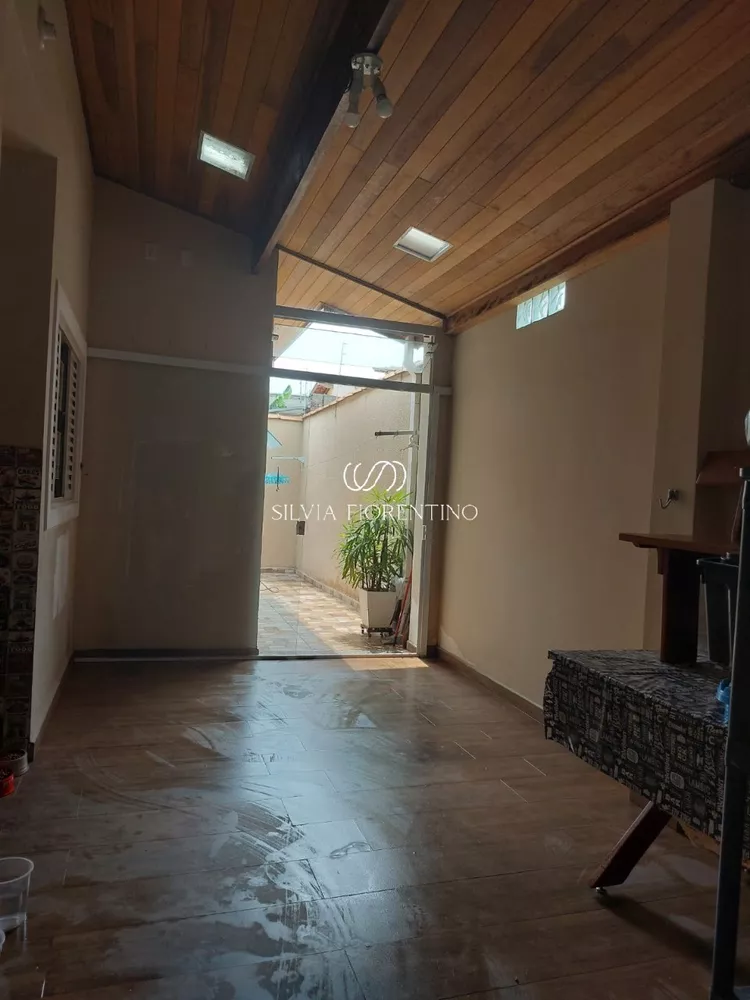 Casa à venda com 3 quartos, 154m² - Foto 2