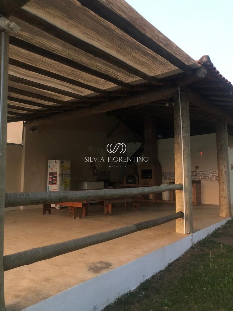 Casa à venda com 2 quartos, 125m² - Foto 2