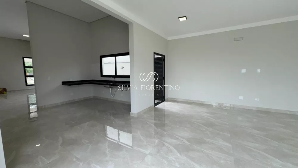 Casa à venda com 3 quartos, 300m² - Foto 1