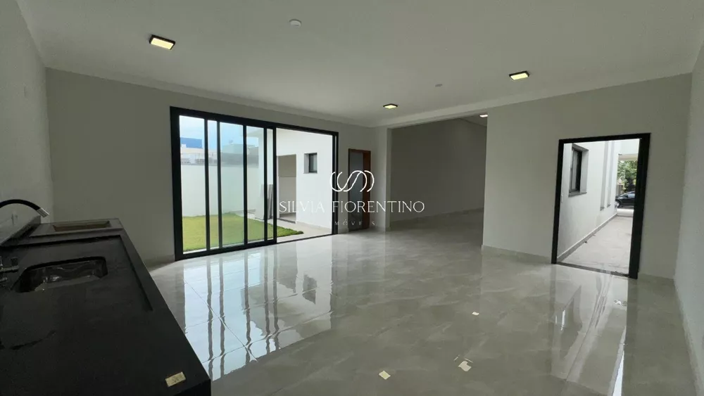 Casa à venda com 3 quartos, 300m² - Foto 4