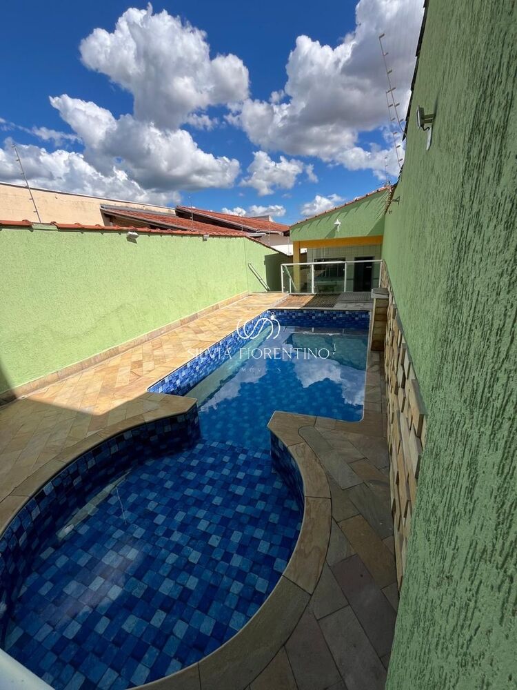 Casa à venda com 3 quartos, 210m² - Foto 3