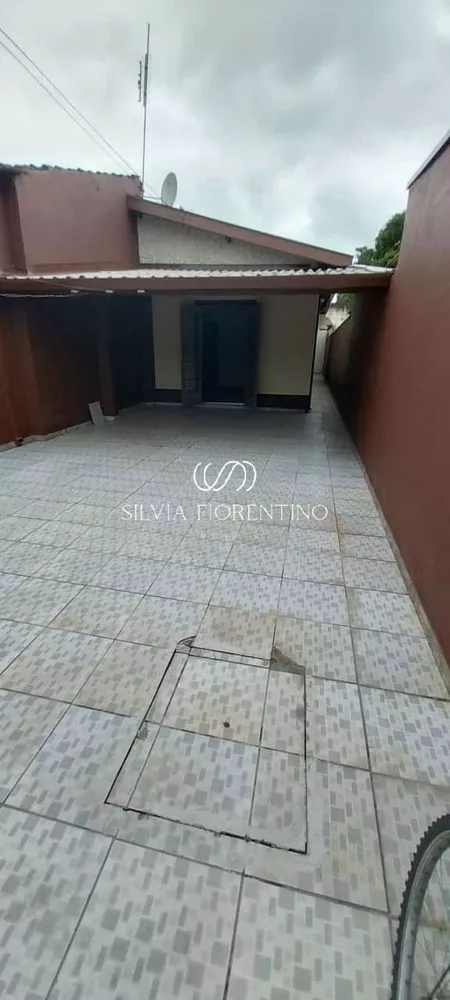 Casa à venda com 2 quartos, 150m² - Foto 2