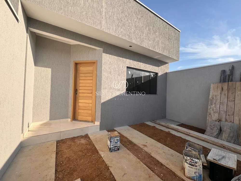 Casa à venda com 3 quartos, 150m² - Foto 1