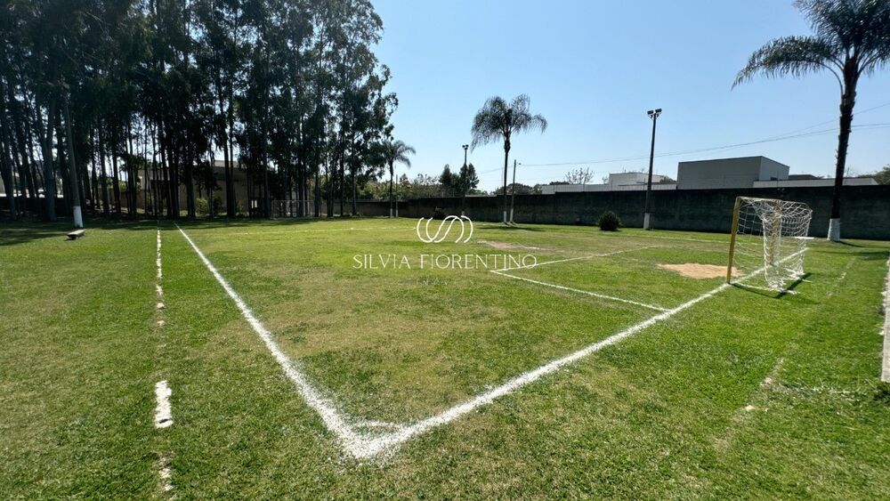 Casa à venda com 3 quartos, 700m² - Foto 2