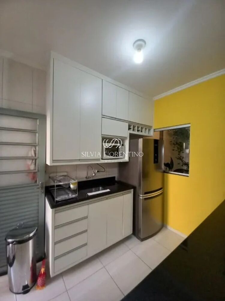 Casa à venda com 2 quartos, 125m² - Foto 2