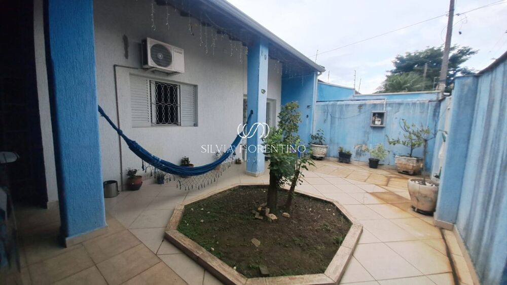 Casa à venda com 2 quartos, 250m² - Foto 1
