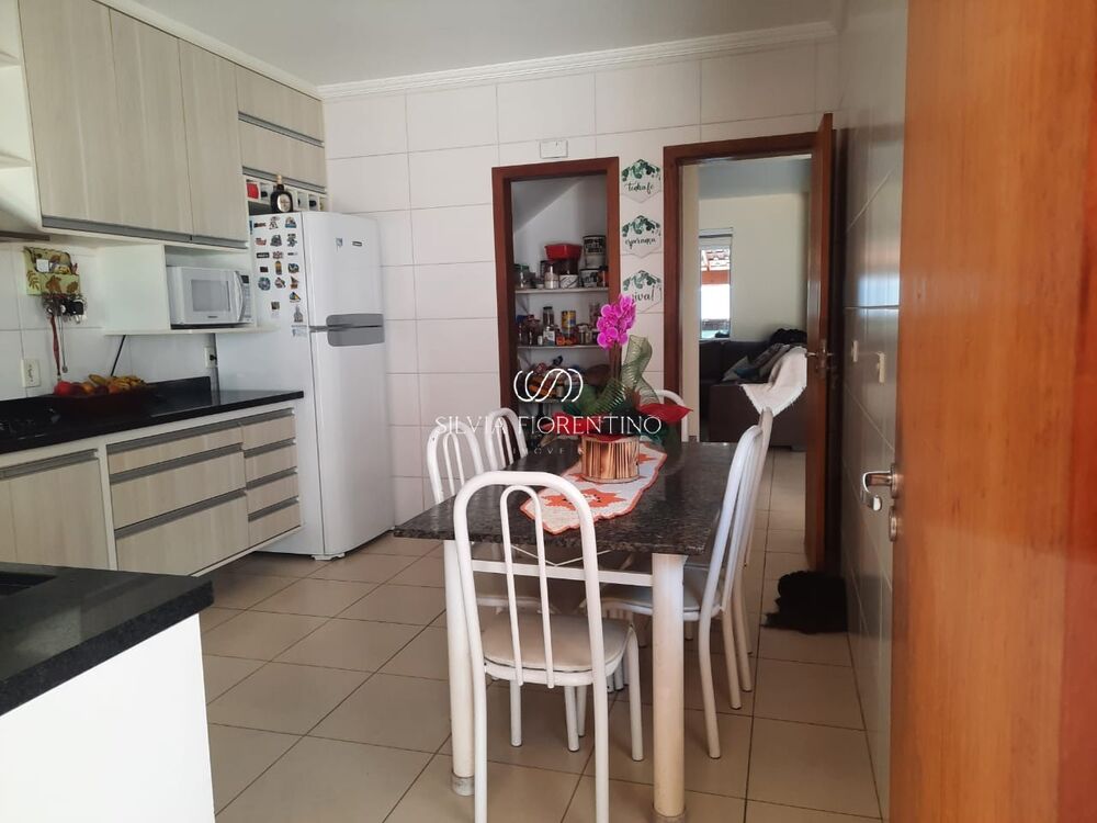 Casa, 3 quartos, 225 m² - Foto 4