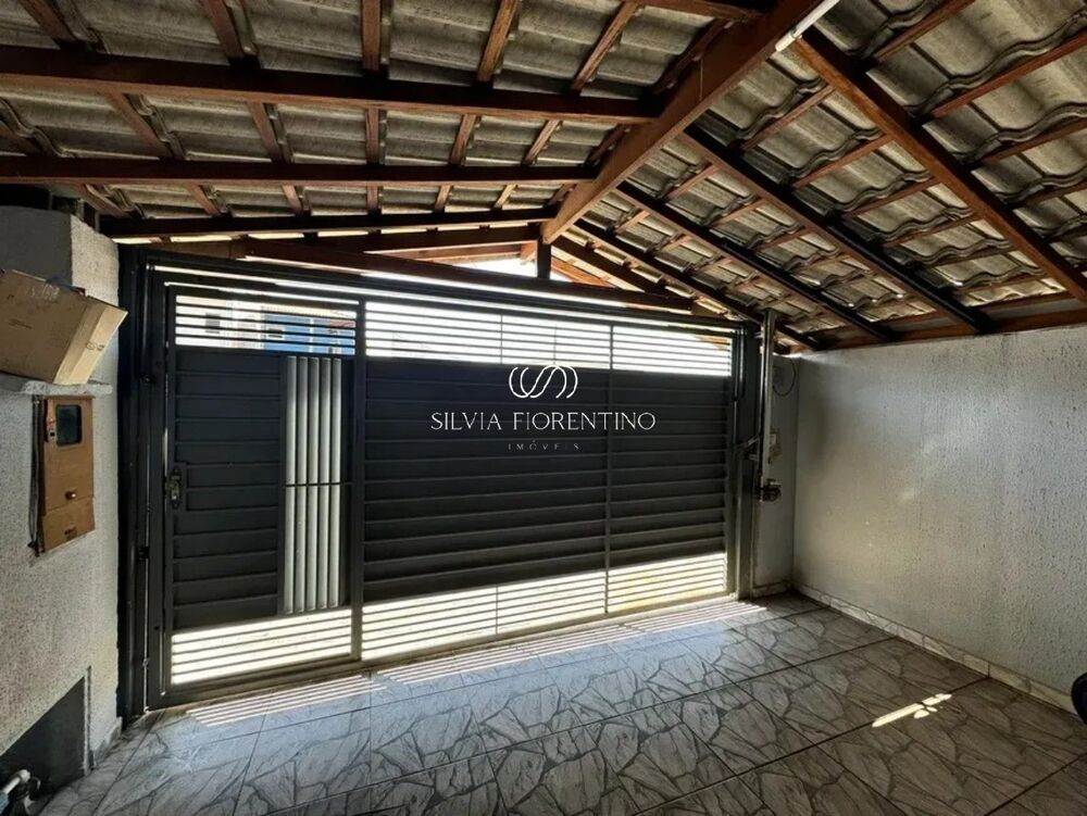 Casa à venda com 2 quartos, 125m² - Foto 2