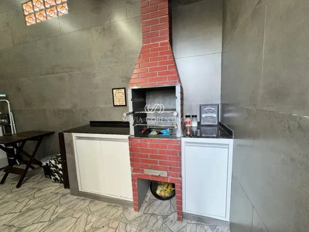 Casa à venda com 2 quartos, 125m² - Foto 1