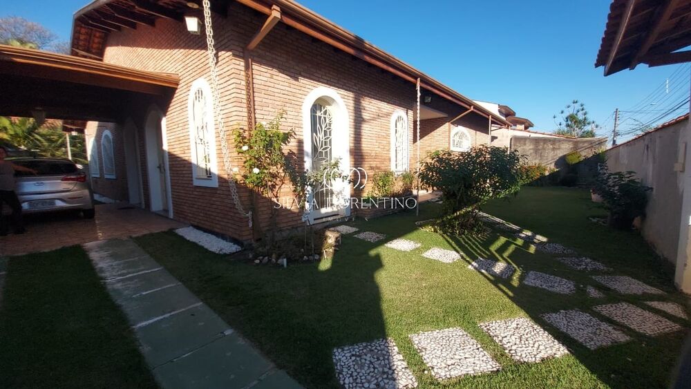 Casa à venda com 3 quartos, 660m² - Foto 1