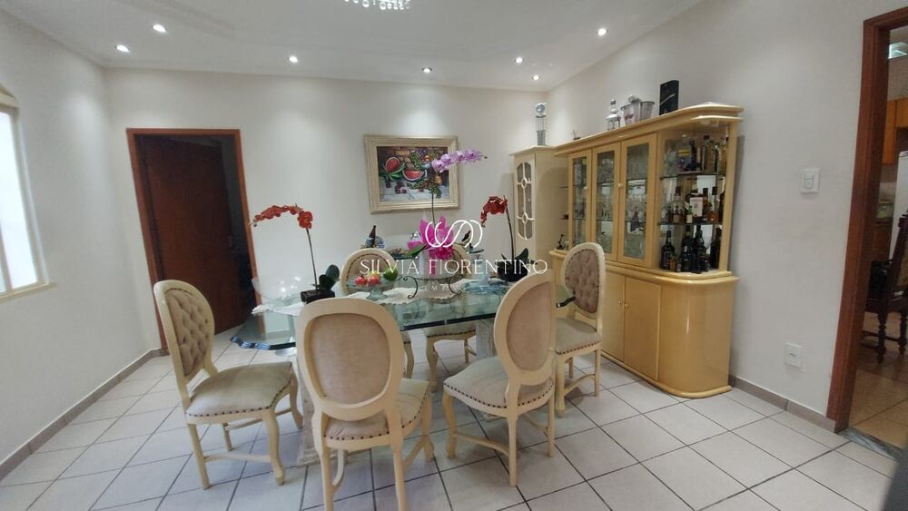 Casa à venda com 3 quartos, 660m² - Foto 3