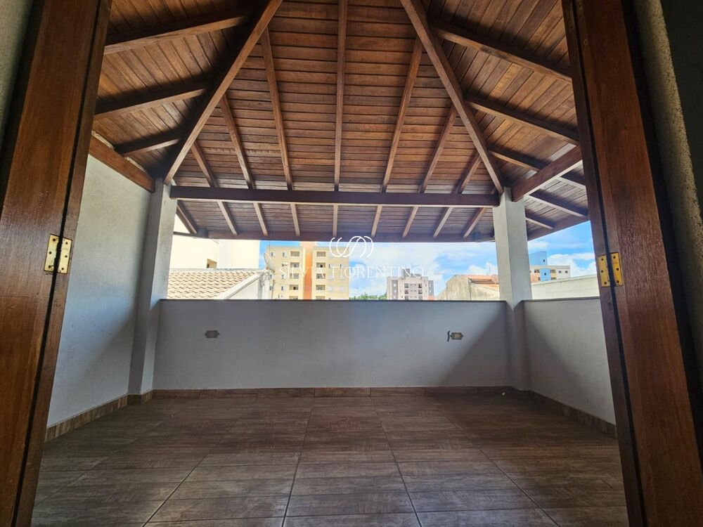 Casa, 3 quartos, 245 m² - Foto 2