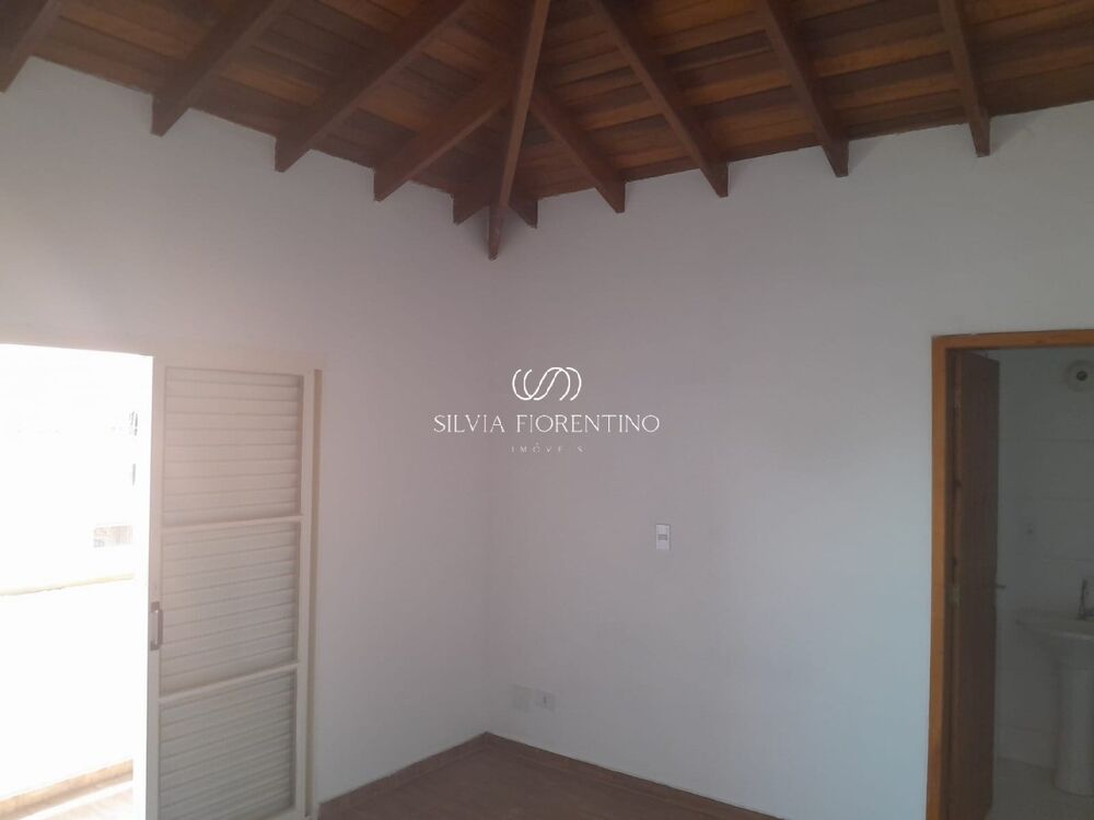 Casa à venda com 2 quartos, 125m² - Foto 4
