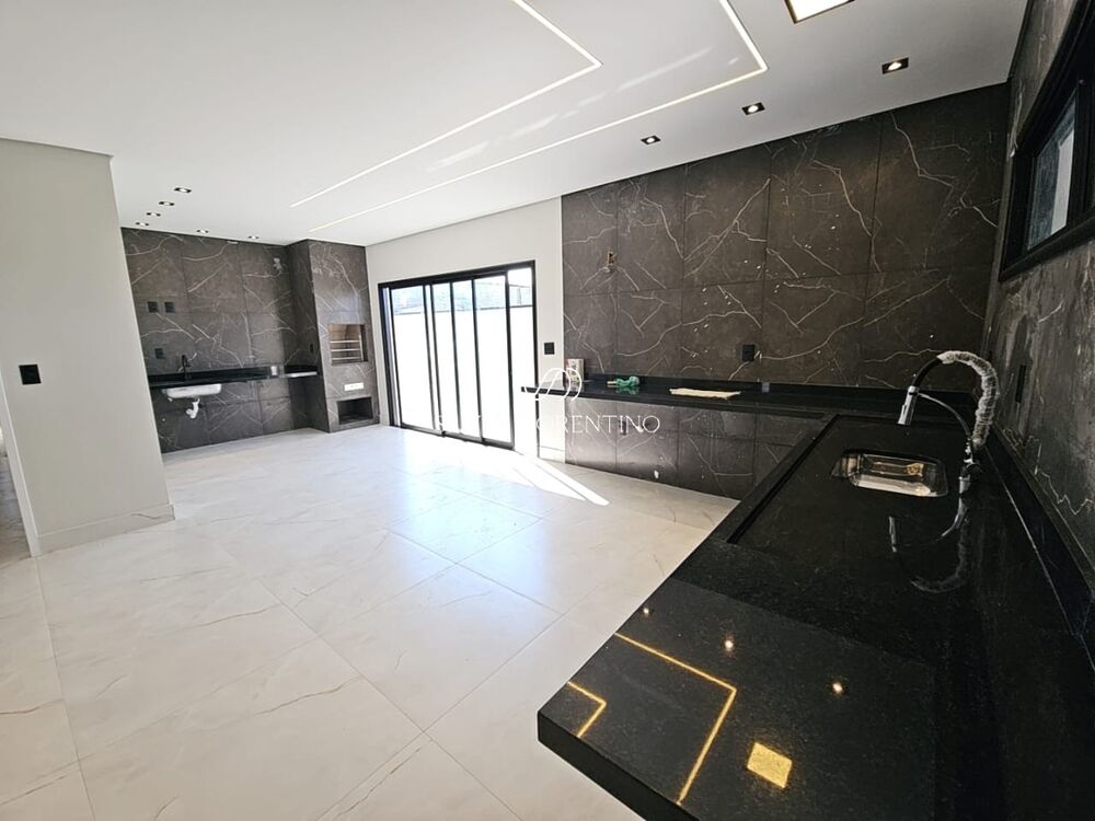 Casa à venda com 3 quartos, 300m² - Foto 3