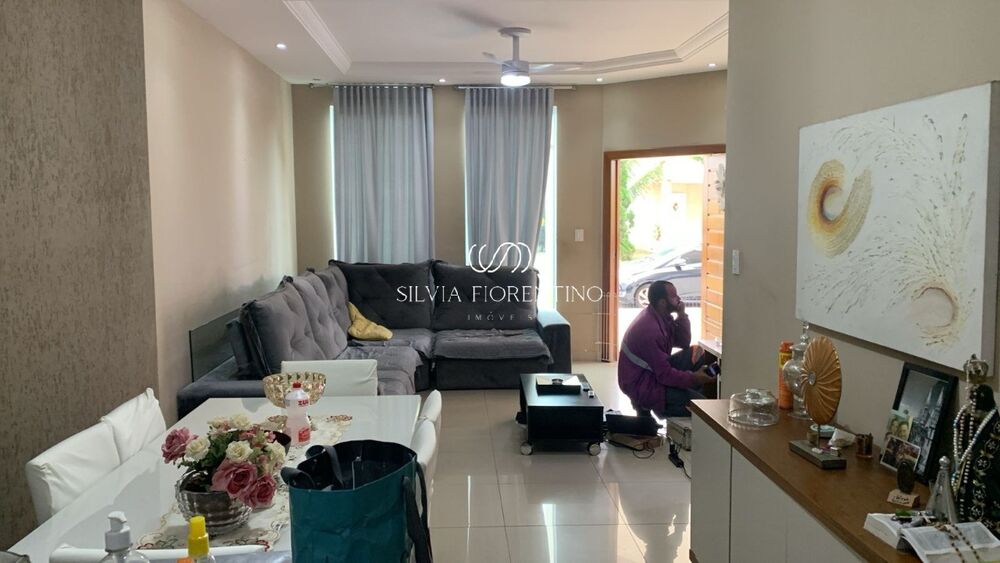 Casa à venda com 3 quartos, 250m² - Foto 1