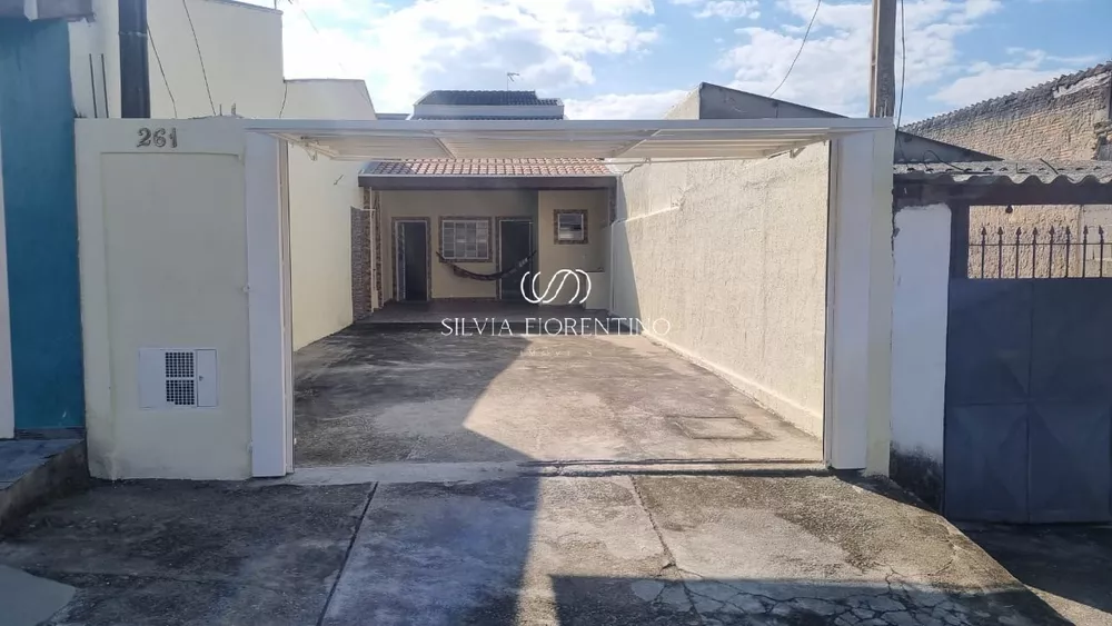 Casa à venda com 2 quartos, 125m² - Foto 1