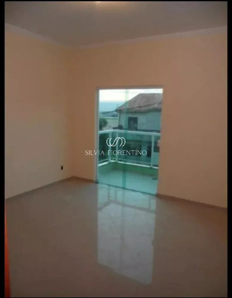 Casa à venda com 3 quartos, 250m² - Foto 2