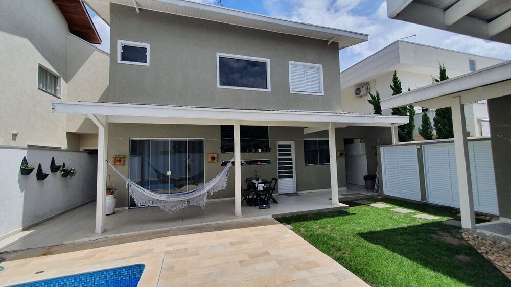Casa, 3 quartos, 236 m² - Foto 1