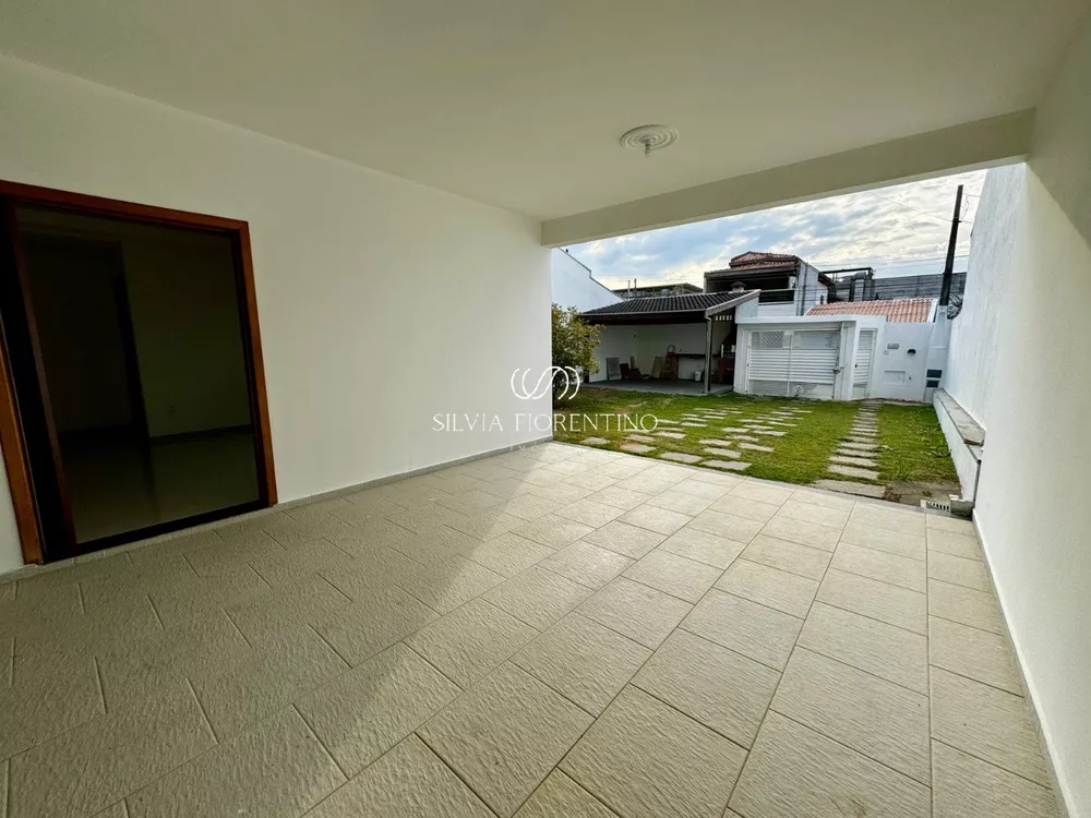 Casa à venda com 3 quartos, 250m² - Foto 3