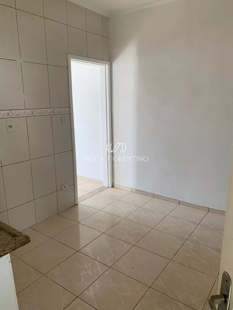 Casa à venda com 2 quartos, 125m² - Foto 2