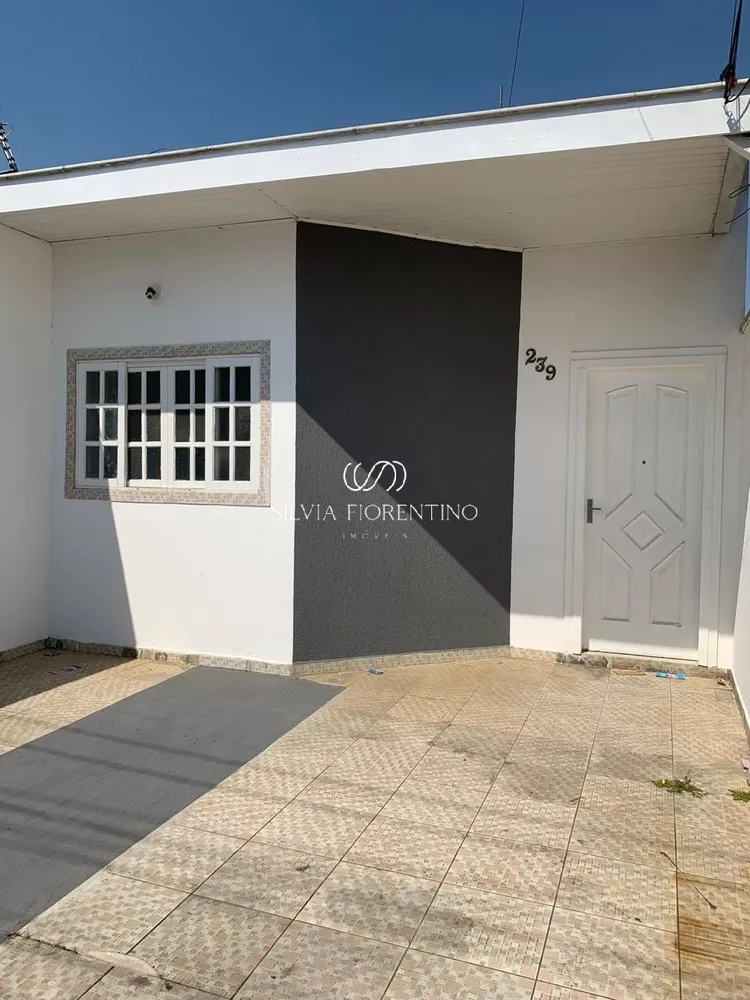 Casa à venda com 2 quartos, 125m² - Foto 1