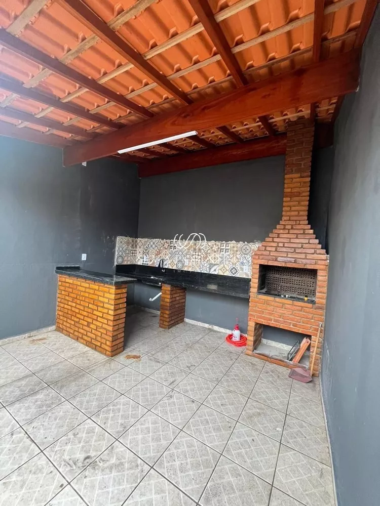 Casa à venda com 2 quartos, 130m² - Foto 1