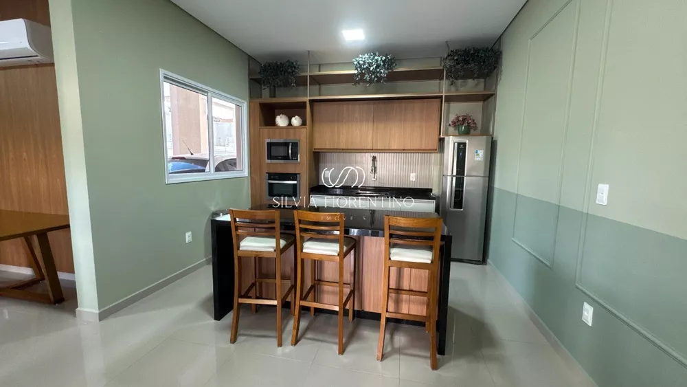 Apartamento à venda com 3 quartos, 130m² - Foto 2