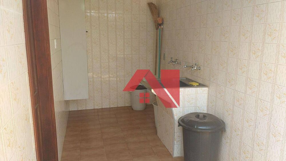 Casa, 3 quartos, 240 m² - Foto 1