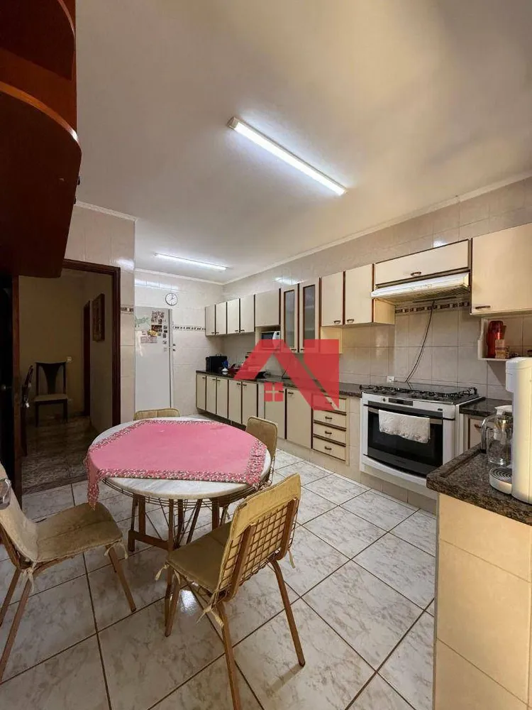 Casa, 3 quartos, 211 m² - Foto 3