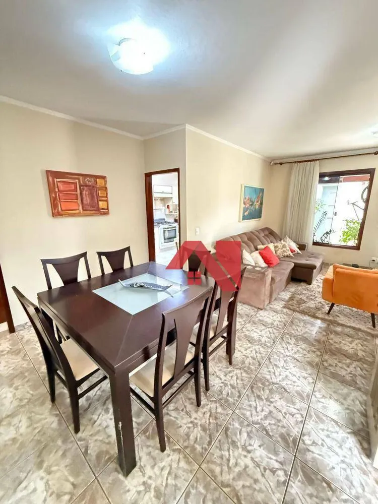 Casa, 3 quartos, 211 m² - Foto 4