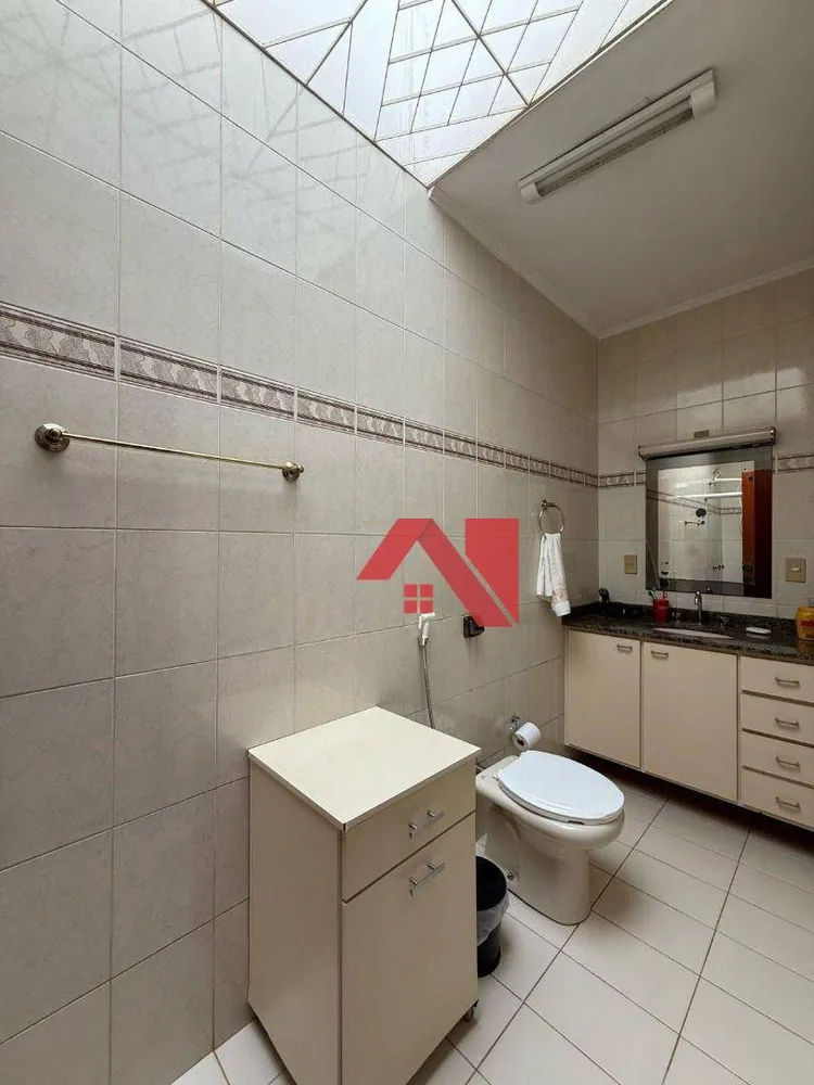 Casa, 3 quartos, 211 m² - Foto 1