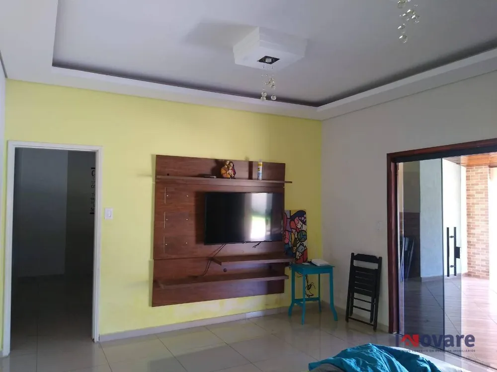 Chácara, 3 quartos, 687 m² - Foto 2