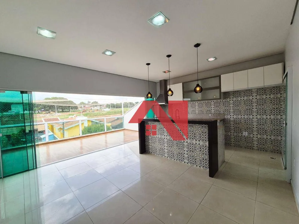 Casa, 3 quartos, 210 m² - Foto 2