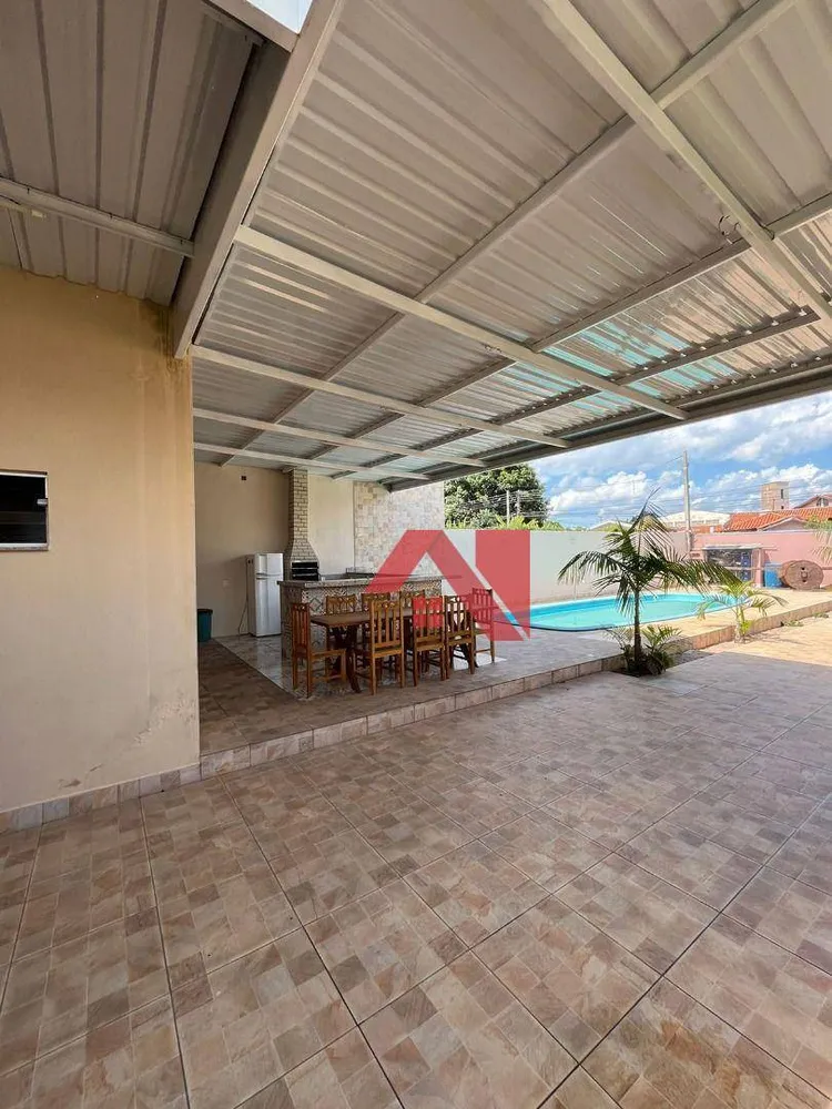 Casa, 4 quartos, 270 m² - Foto 1