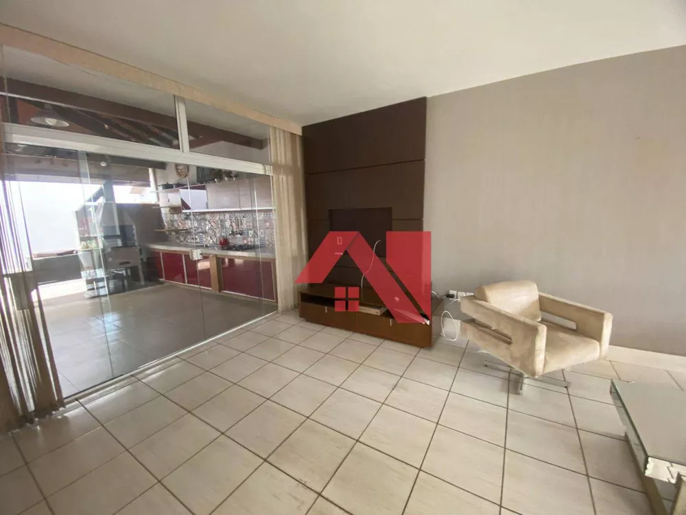 Sobrado à venda com 3 quartos, 200m² - Foto 2