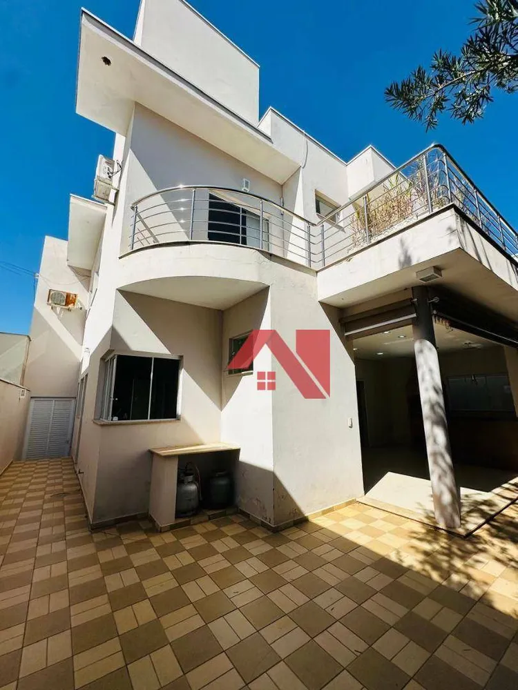 Sobrado, 3 quartos, 191 m² - Foto 1