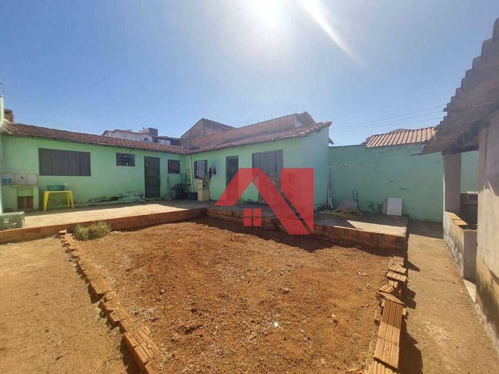 Casa, 4 quartos, 130 m² - Foto 1
