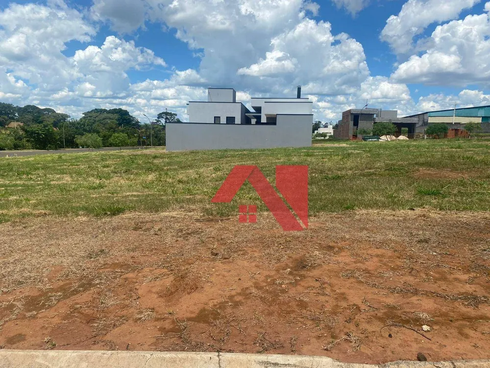 Loteamento e Condomínio, 300 m² - Foto 1