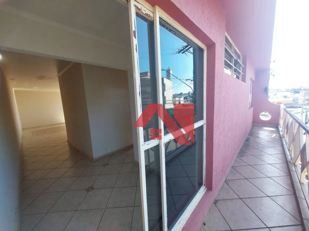 Casa, 5 quartos, 248 m² - Foto 1