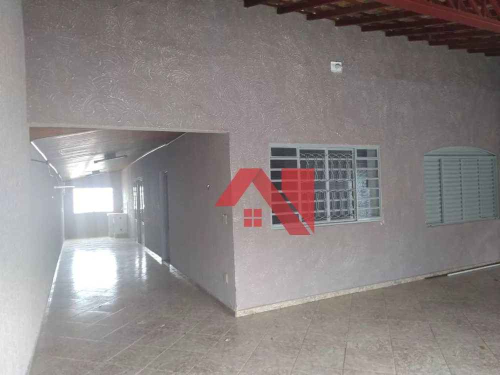 Casa à venda com 2 quartos, 115m² - Foto 2