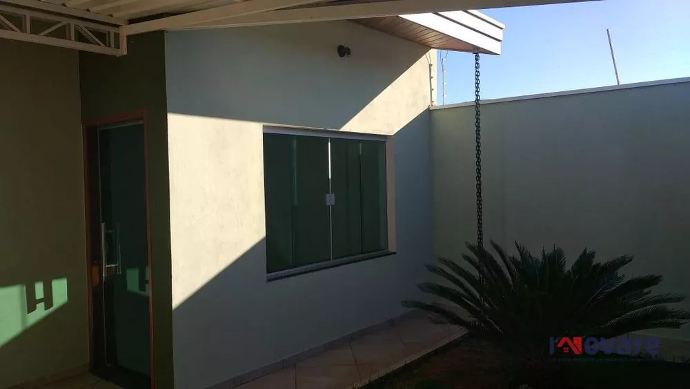 Casa à venda com 2 quartos, 100m² - Foto 1