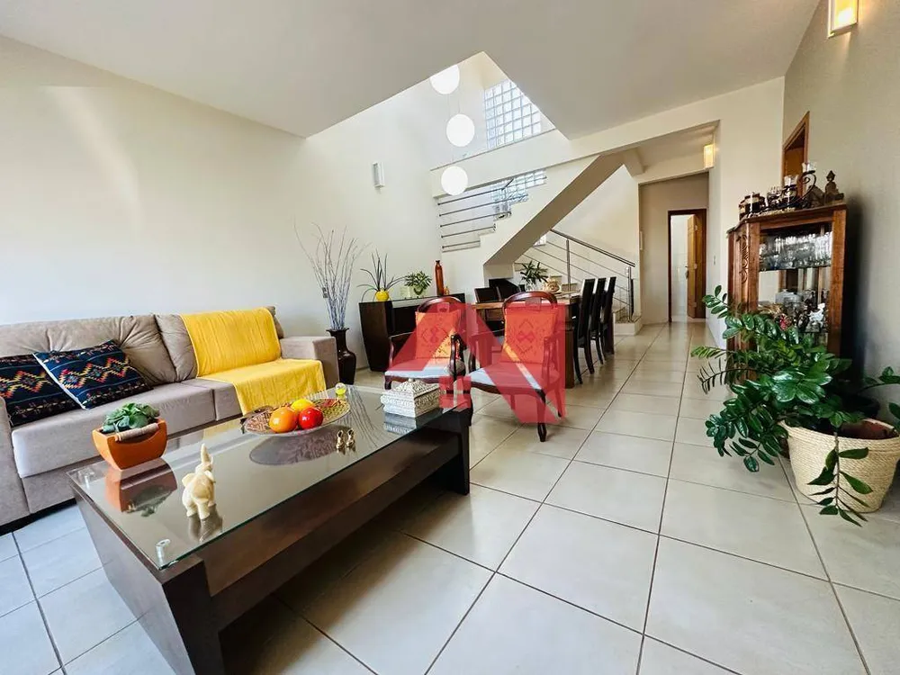 Sobrado, 3 quartos, 1695 m² - Foto 1
