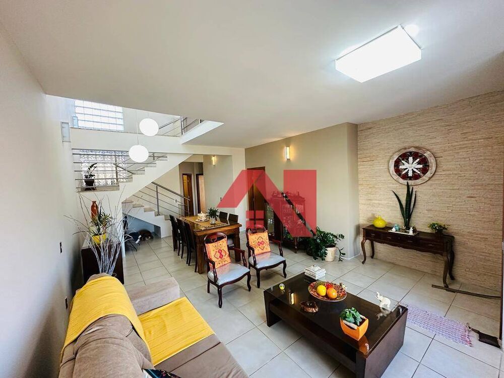 Sobrado, 3 quartos, 1695 m² - Foto 2