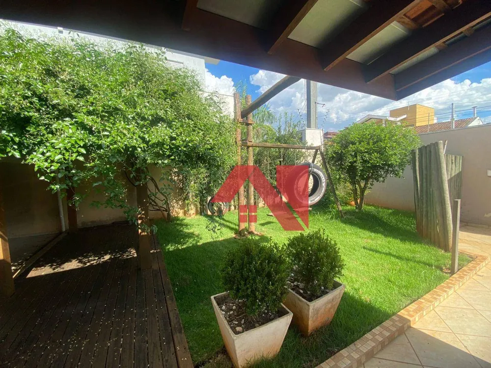 Sobrado, 3 quartos, 262 m² - Foto 4